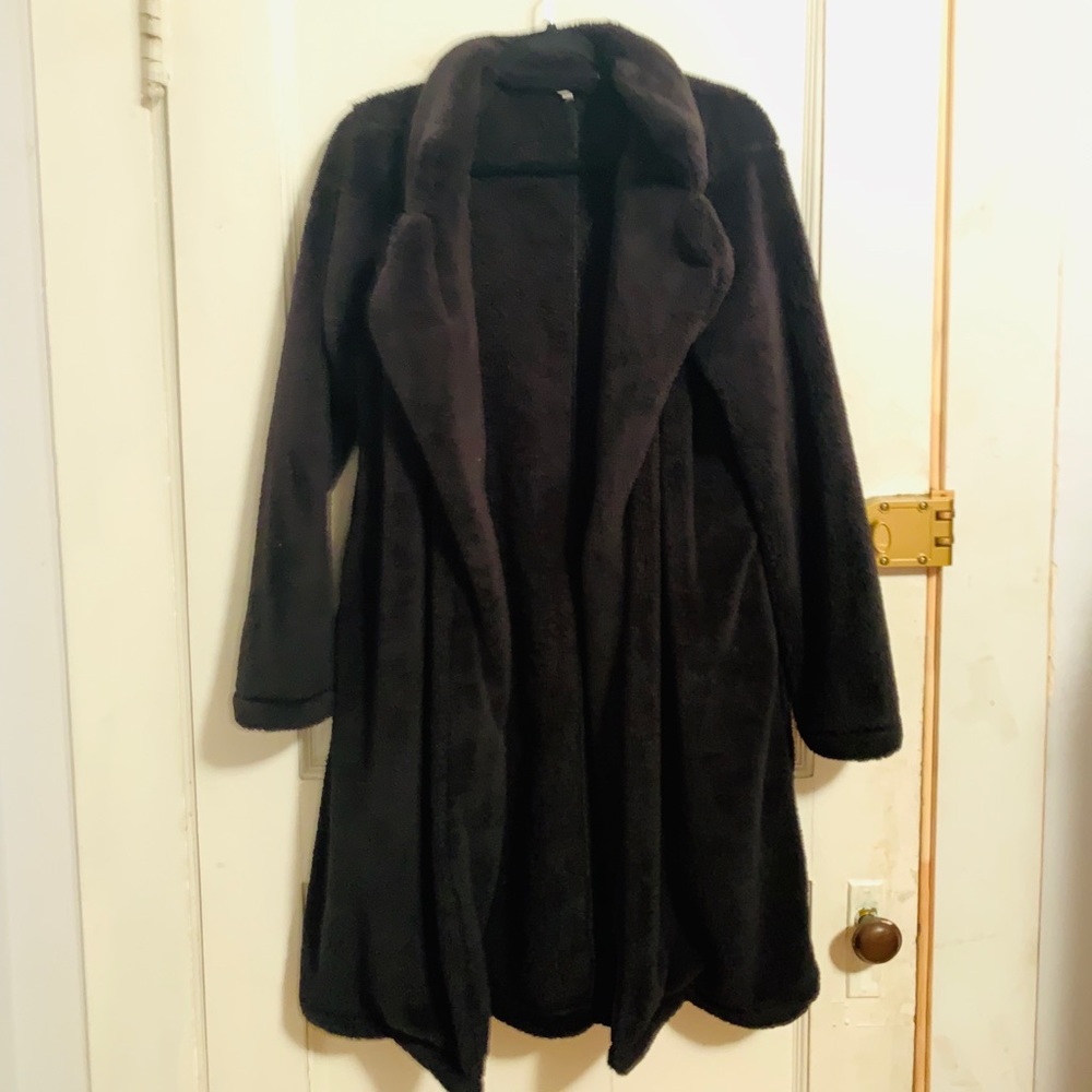 NEED TO SEEL EVERYTHING ASAP. Black soft jacket